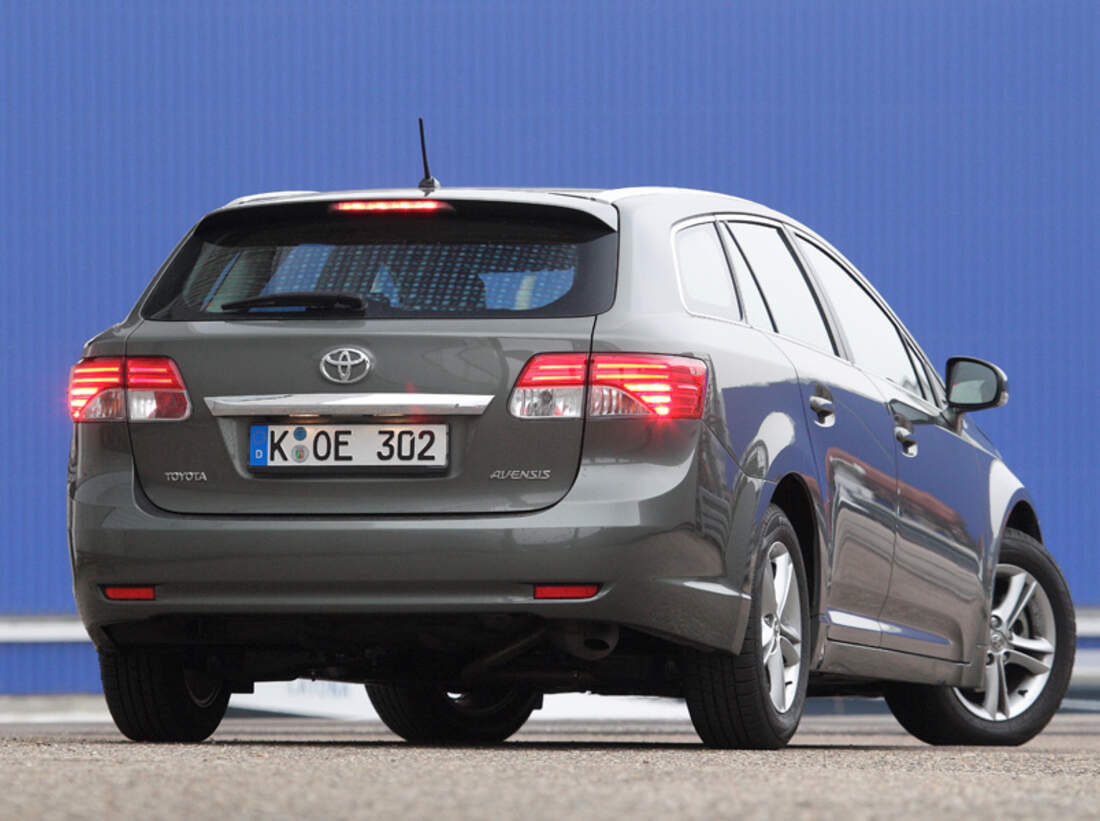 Toyota Avensis Combi 2 0 D 4D Life Im Test Auto Motor Und Sport