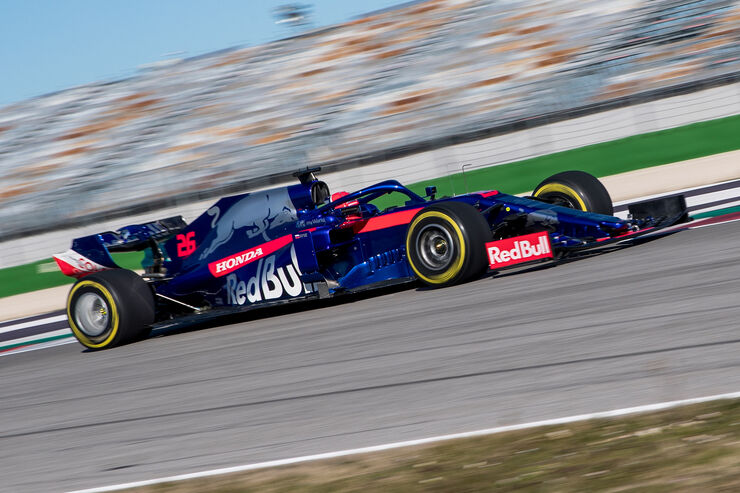 Daniil-Kvyat-Toro-Rosso-STR14-Shakedown-Misano-Formel-1-2019-fotoshowBig-2a2c2d84-1424682.jpg
