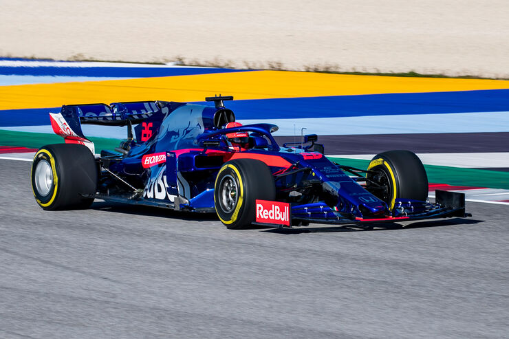 Daniil-Kvyat-Toro-Rosso-STR14-Shakedown-Misano-Formel-1-2019-fotoshowBig-676ab7f9-1424684.jpg