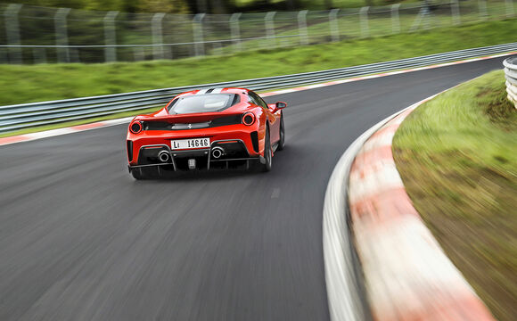 Ferrari 4 Pista Auf Der Nordschleife Diesel Kompakte Im Vergleich Hyundai Kleinbus Zum Driften Auto Motor Und Sport De