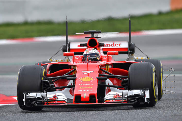 Kimi-Raeikkoenen-Ferrari-Formel-1-Test-B