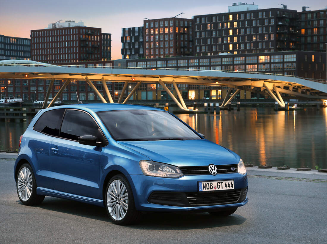 Volkswagen polo blue